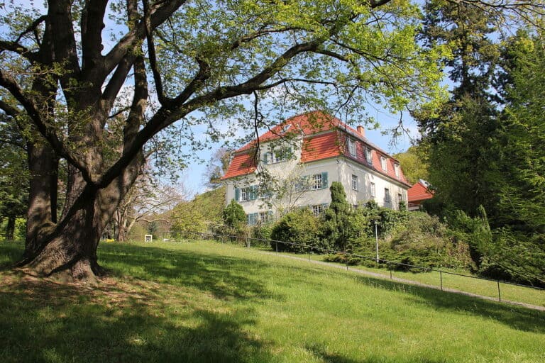 1280px Exerzitienhaus HohenEichen Dresdner Strasse 73 D 01326 Dresden 768x512