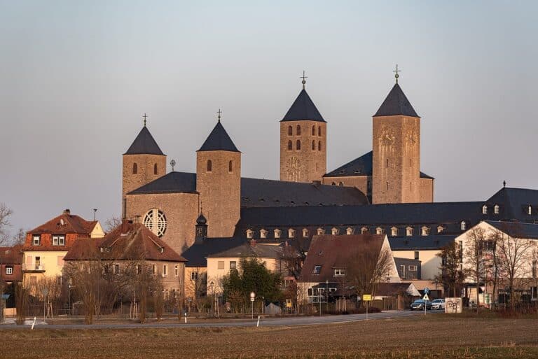 1280px Schwarzach am Main Kirche von Muensterschwarzach 20170122 002 768x513