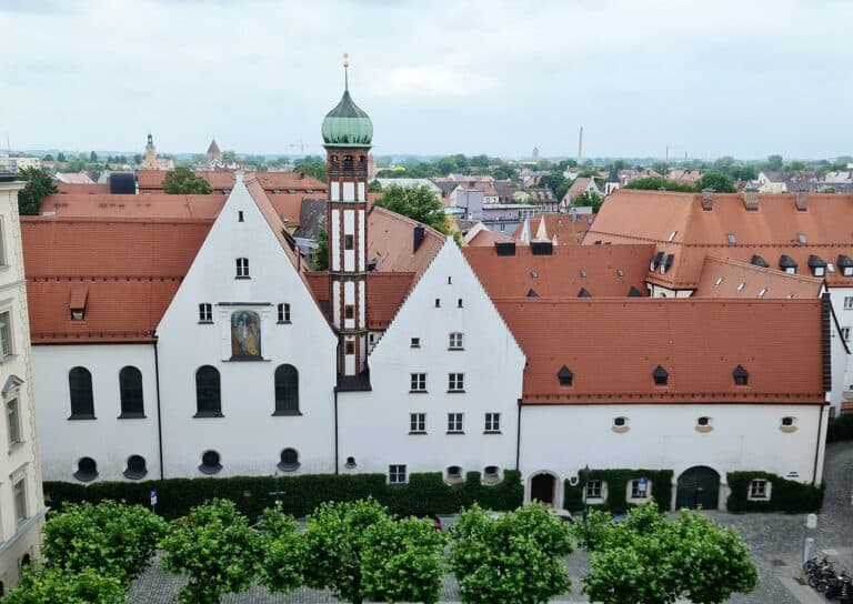 Kloster Maria Stern Augsburg v Goldenen Saal Rathaus aus 768x544