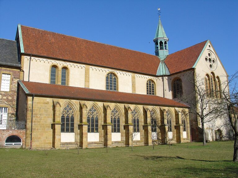 Kloster Marienfeld Ansicht Suedwesten 768x576