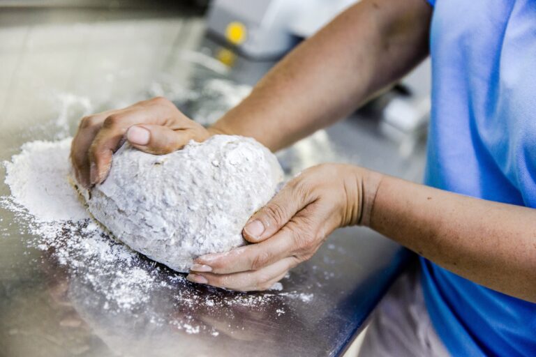 m Haus der Stille Brot hausgebacken 016 by Anna Siggelkow 768x512