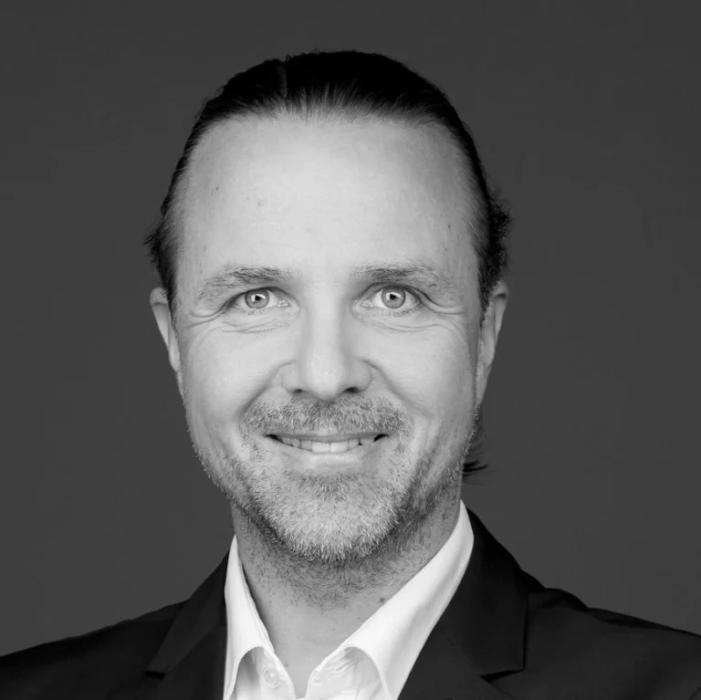 tr kopf business sw 768x767