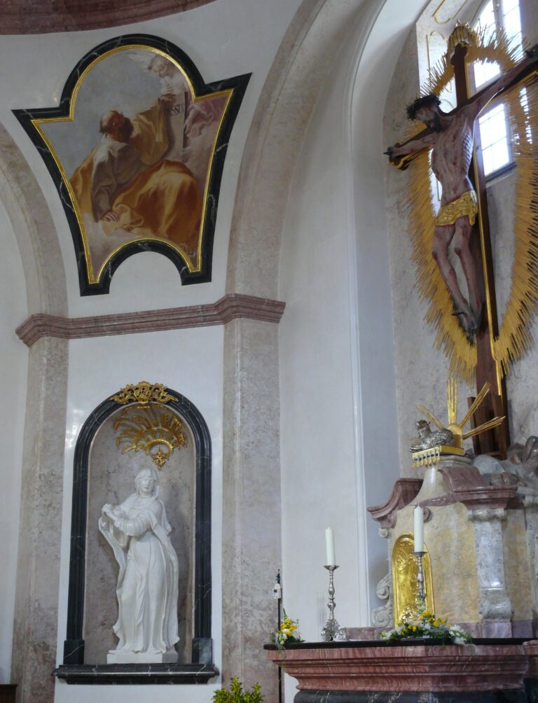 Kreuz Michaeliskapelle P1190881 1860x2432px 768x1004